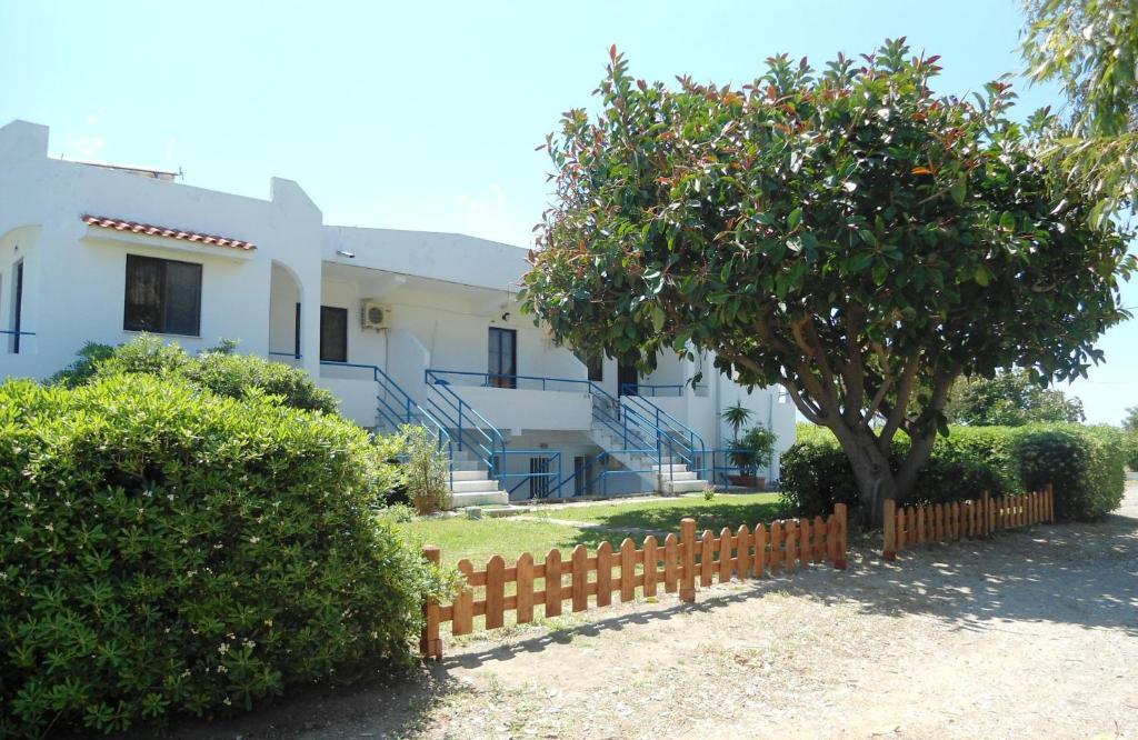 Evi And Aparthotel Theológos