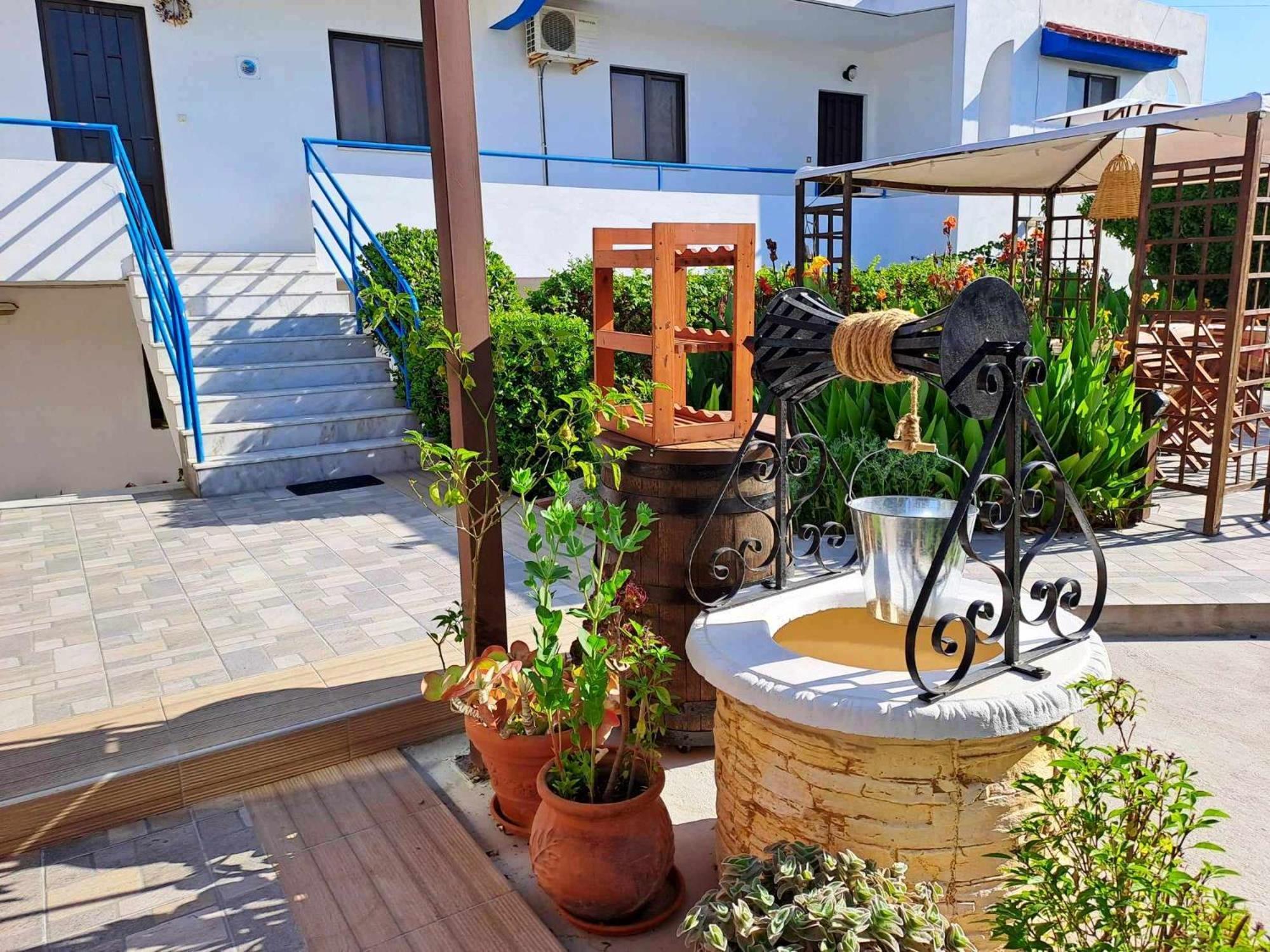 Aparthotel Evi And